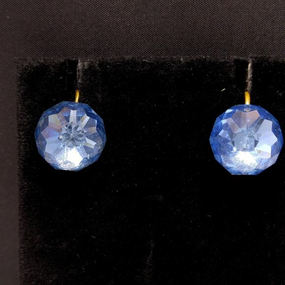 Vintage Blue Crystal Seamed Glass Earrings, Screw Backs, 1940s Jewelry - Picture 7 of 10